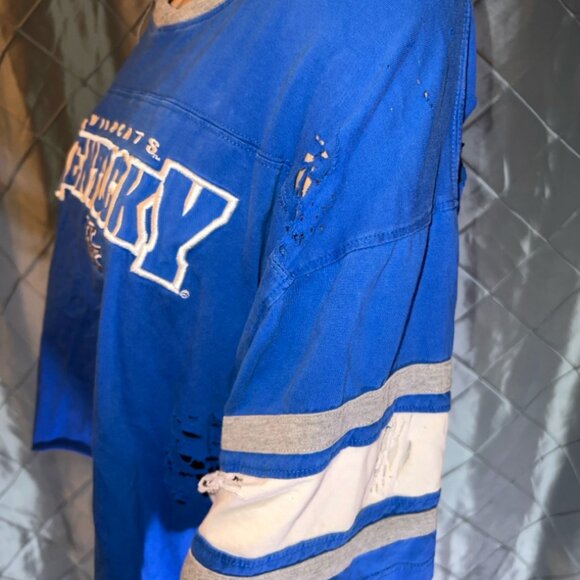 NCAA University of Kentucky Wildcat XL Blue Distressed Gameday Crop Top Jersey - Picture 4 of 7